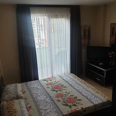מאמאיה Nick Apartments מראה חיצוני תמונה