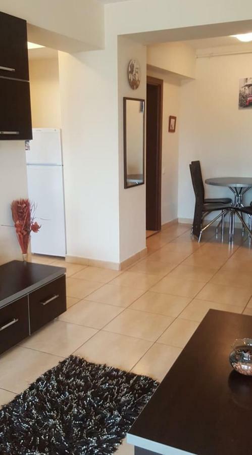 מאמאיה Nick Apartments מראה חיצוני תמונה