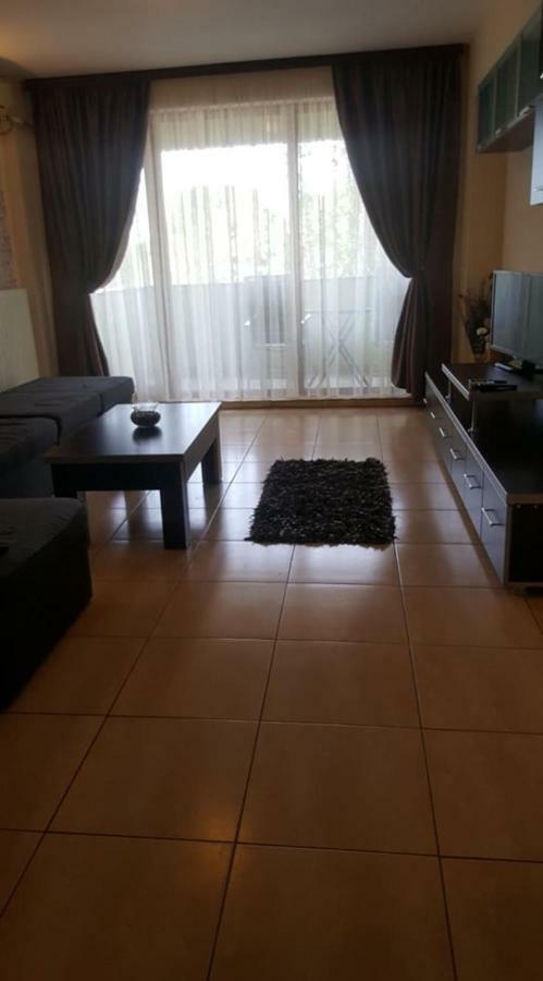 מאמאיה Nick Apartments מראה חיצוני תמונה